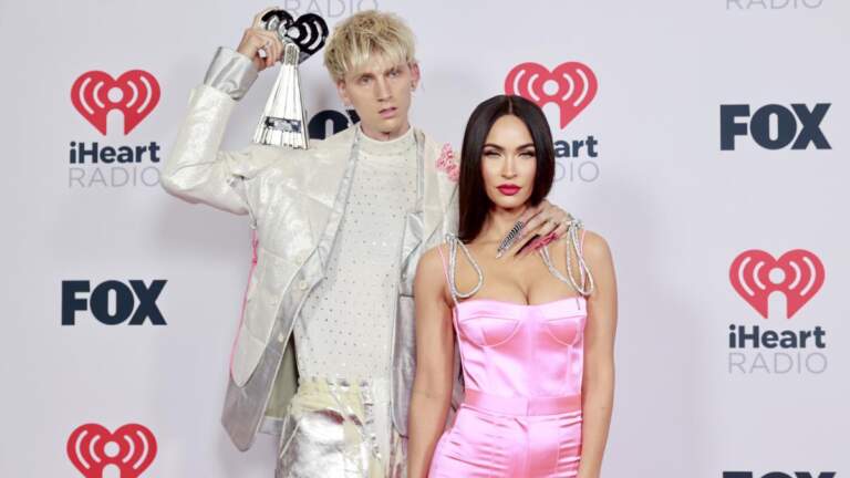 Megan Fox și Machine Gun Kelly așteaptă primul lor copil împreună